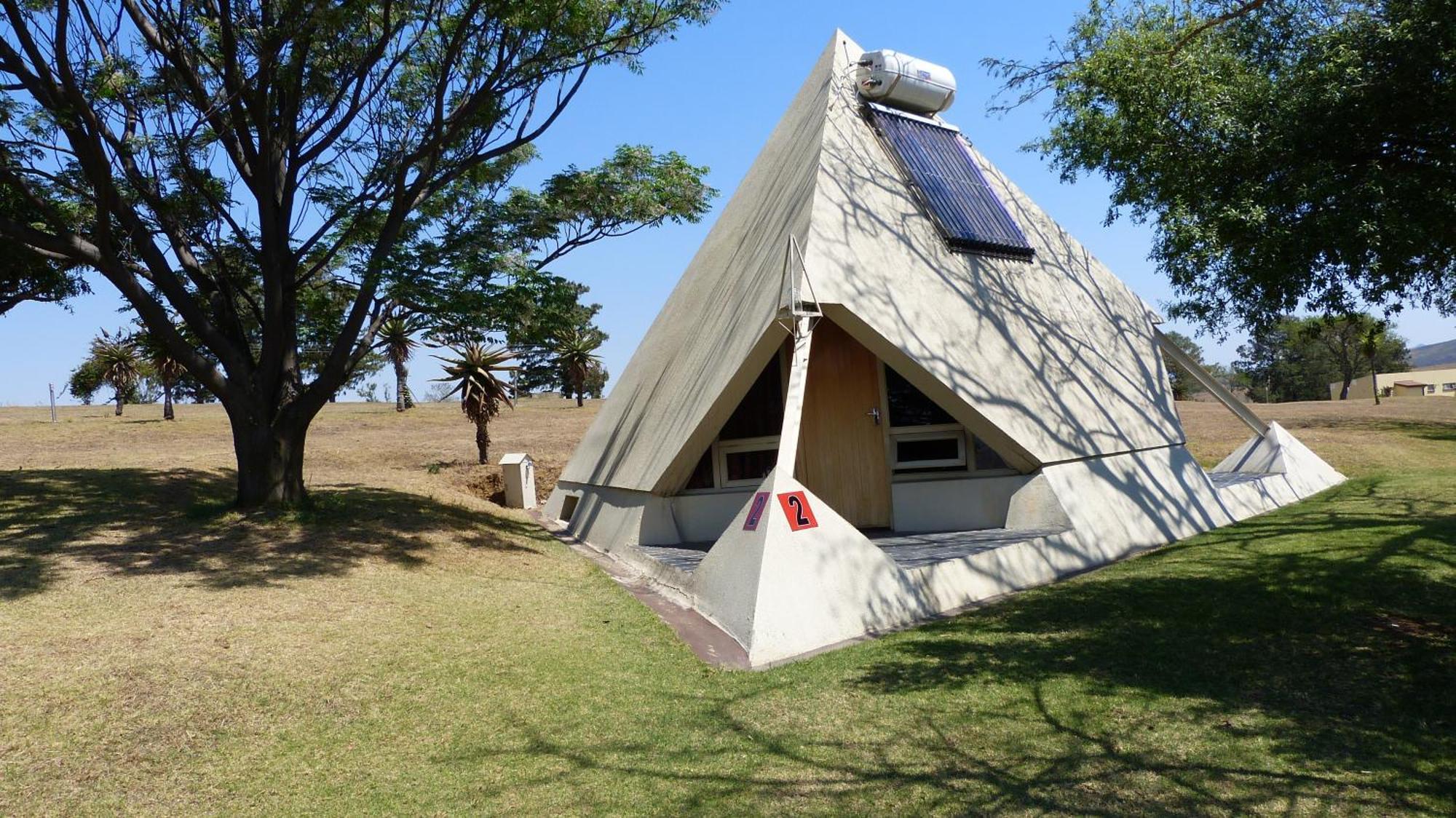 Pyramids Motel Van Reenen Εξωτερικό φωτογραφία