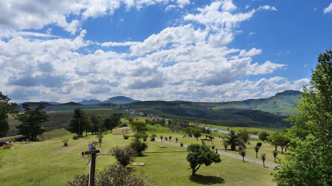 Pyramids Motel Van Reenen Εξωτερικό φωτογραφία